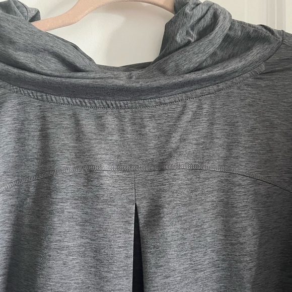 Apana loose turtleneck pullover, athletic top. - Picture 11 of 11